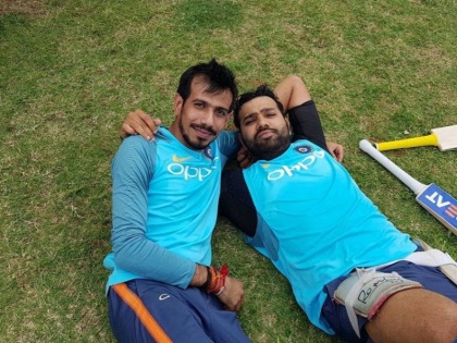 Asia Cup 2018: When Yuzvendrs Chahal gives batting tips to Rohit Sharma | Asia Cup 2018 : जेव्हा युजवेंद्र चहल देतो रोहित शर्माला फलंदाजीच्या टिप्स