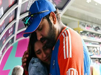 Indian cricket team captain Rohit Sharma And Ritika Sajdeh Expecting Second Child, fans claim | रोहित शर्मा दुसऱ्यांदा 'बाप' होणार? चाहत्यांचा दावा; पत्नी रितीका सजदेहचा 'तो' Video Viral