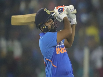 India vs New Zealand, 3rd T20I : Rohit became the first Indian player to score a 50 within the powerplay | IND Vs NZ, 3rd T20I : रोहित शर्माची 'पॉवर'; केला कोणत्याच भारतीयाला न जमलेला पराक्रम