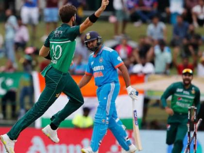 Shaheen Afridi has made Rohit Sharma way into his mind. I have never seen Rohit change his stance; Shoaib Akhtar rips into Indian captain | रोहित शर्माच्या मनात शाहीन आफ्रिदीची भीती बसलीय, म्हणून...! शोएब अख्तरकडून हिटमॅनची खिल्ली