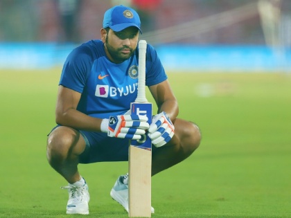 India vs Australia : No need to move Rohit Sharma from Sydney, he is safe: BCCI official | India vs Australia : सिडनीत कोरोनाची लाट, तिसरी कसोटी दुसरीकडे हलवणार?; पण, रोहित शर्मा अडकलाय सिडनीत