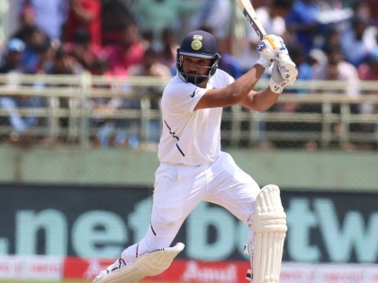 India vs South Africa, 1st Test : Rohit Sharma became a fourth Indian who scored century in the maiden test innings as an opener | India vs South Africa, 1st Test : रोहित ठरला 'हिट'; पहिल्याच सामन्यात शतक झळकावणारा चौथा ओपनर