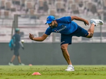 Rohit Sharma resumes outdoor training, shares post-workout picture | पाच महिन्यांनंतर रोहित शर्मा मैदानावर सरावासाठी उतरला; म्हणाला...