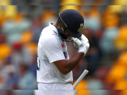 India vs England, 1st Test : Welcome to my fielding academy Rohit Sharma, Michael Vaughan give offer to Hitman | India vs England, 1st Test : सोपा झेल सोडला अन् फलंदाजीतही अपयशी ठरला; रोहित शर्माला इंग्लंडच्या खेळाडूनं दिली  'ही' ऑफर!
