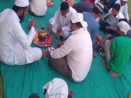 twelve hundred year old hindu temple opened for muslims to break the fast of ramadan | एकतेचे दर्शन! मुस्लीम बांधवांना रमजानचा रोजा सोडण्यासाठी बाराशे वर्षे जुने हिंदू मंदिर उघडले