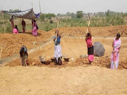 Employment guarantee scheme for Indapur remains a mere shelter; only for well work | इंदापूरला रोजगार हमी योजना उरली घरकुल; विहिरींच्या कामापुरतीच Employment guarantee scheme for Indapur remains a mere shelter; only for well work | इंदापूरला रोजगार हमी योजना उरली घरकुल; विहिरींच्या कामापुरतीच