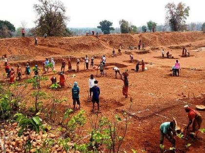 BDO'S boycott of Rohyo works; Inconvenience of beneficiary farmers including laborers of 350 Gram Panchayats | रोहयो कामांवर बीडीओंचा बहिष्कार; ३५० ग्रामपंचायतीतील मजुरांसह लाभार्थी शेतकऱ्यांची गैरसोय