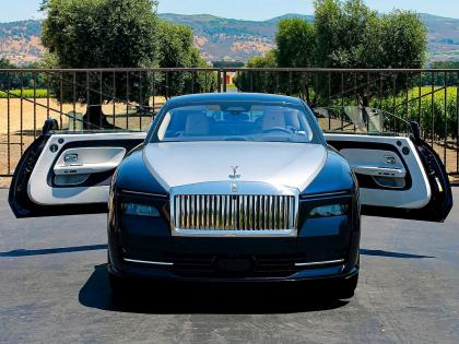 If you want to buy a Rolls Royce, how much down payment should be made? How much EMI will be... | रोल्स रॉयस घ्यायची असेल तर डाऊन पेमेंट किती करावे लागणार? EMI किती बसणार... जाणून घ्यायला काय हरकत आहे...