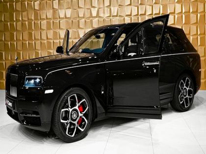 The most expensive SUV in the country bought by a Hyderabad businessman Price Rs 10 crore rolls royce-cullinan black badge | हैदराबादच्या व्यावसायिकानं खरेदी केली देशातील सर्वात महागडी SUV; किंमत १० कोटी रूपये