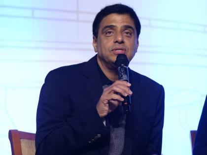 richest-film-producer-ronnie-screwvala-when-used-to-sell-toothbrushes-now-net-worth-rs-12800-crore | कधीकाळी टूथब्रश विकायचे रॉनी स्क्रूवाला;आज आहेत सर्वात श्रीमंत निर्माता, नेटवर्थ पाहून व्हाल थक्क