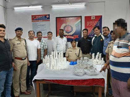 50 kg silver seized in Shalimar Express; Action by Railway Security Force | शालिमार एक्सप्रेसमध्ये पकडली ५० किलो चांदी; रेल्वे सुरक्षा बलाची कारवाई