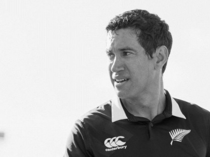 Ross Taylor has now scored the most ODI runs for New Zealand;  becomes the 4th fastest batsman to score 8,000 ODI runs  | कोहली, गांगुलीनंतर न्यूझीलंडच्या रॉस टेलरने नोंदवला 'हा' विक्रम
