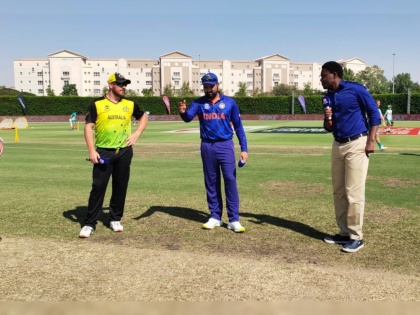 T20 World Cup, IND vs AUS Warm-Up match Live : Rohit Sharma confirms Hardik Pandya hasn't started bowling but hopefully he will start very soon | T20 World Cup, IND vs AUS Warm-Up match Live : Hardik Pandya ला रोहित शर्माचा फुल्ल सपोर्ट; म्हणाला, गरज पडल्यास सहावा गोलंदाज म्हणून मी गोलंदाजी करीन!