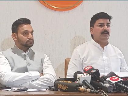 Uddhav Thackeray does not oppose UCC Act because it will hurt Hindus; Shinde Group MP Rahul Shewale's allegation | उद्धव ठाकरे हिंदूंना त्रास होईल म्हणून युसीसी कायद्याला विरोध करत नाहीएत; राहुल शेवाळेंचा आरोप