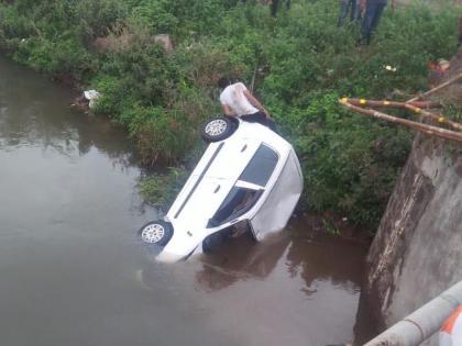 The bridge collapsed in the canal and the death of a karate trainer | पुलाचा कठडा तोडून कॅनॉलमध्ये कोसळली कार, कराटे प्रशिक्षकाचा मृत्यू