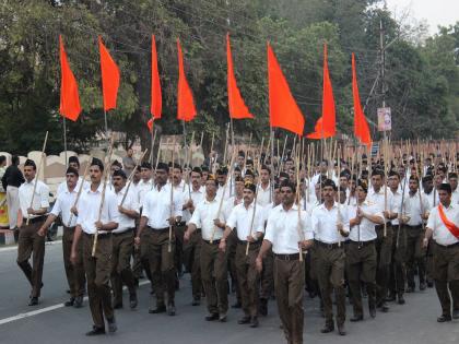 Government employees can participate in the program of RSS; 58 years old restrictions removed by Central Govt, Congress Targeted Modi | RSS च्या कार्यक्रमात सहभागी होऊ शकतात सरकारी कर्मचारी; ५८ वर्षांपूर्वीचे निर्बंध हटवले