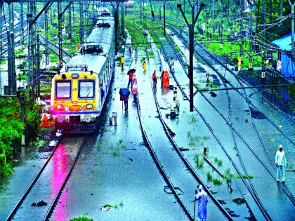 Thane : In the first match, the 'Century' of the rain | पहिल्याच सामन्यात पावसाची ‘सेंच्युरी’, रेल्वे कूर्मगतीने, वीजपुरवठा बंद