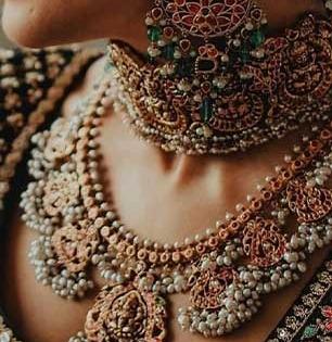 महागड्या सोन्याच्या दागिन्यांपेक्षाही दिसतात सुंदर ॲण्टीक नेकलेस, लग्नसराईसाठी पाहा ८ सुंदर भरगच्च दागिने