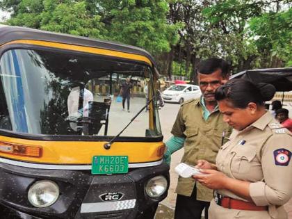 A rickshaw driver violated two to three rules; RTO threatens action against 79 people | एका रिक्षाचालकाचे दोन ते तीन नियम भंग; ‘आरटीओ’चा ७९ जणांवर कारवाईचा बडगा A rickshaw driver violated two to three rules; RTO threatens action against 79 people | एका रिक्षाचालकाचे दोन ते तीन नियम भंग; ‘आरटीओ’चा ७९ जणांवर कारवाईचा बडगा