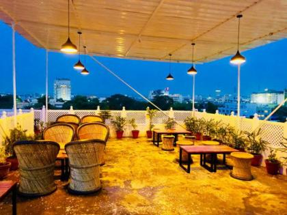 Rooftop hotels start without following the terms and conditions Action will be taken for non-implementation of rules | अटी, शर्ती न पाळताच रूफटॉप हॉटेल्स बिनबोभाट सुरू; नियमांची अंमलबजावणी न केल्याने कारवाई होणार
