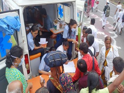 healthcare services to more than 5 lakh patients in Palkhi sohala so far in ashadhi wari | Ashadhi Wari: 'आरोग्याची वारी, पंढरीच्या दारी', पालखीमार्गात आतापर्यंत ५ लाखांपेक्षा अधिक वारकऱ्यांना आरोग्य सेवा