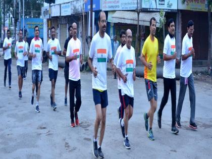 Run in national unity race | राष्ट्रीय एकता दौड मध्ये धावले अवघे जळगावकर