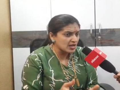 bandatatya Karadkar made an offensive statement after drinking alcohol If so will it work Rupali Patil | कराडकर यांनी दारू पिऊन आक्षेपार्ह वक्तव्य केलंय; असं म्हणलं तर चालेल का - रुपाली पाटील