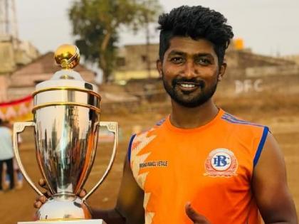 Footballer from Kolhapur ends his life by making one last call to his mother | आई.. हा माझा शेवटचा कॉल, म्हणत कोल्हापुरातील फुटबॉलपटूने संपवले जीवन Footballer from Kolhapur ends his life by making one last call to his mother | आई.. हा माझा शेवटचा कॉल, म्हणत कोल्हापुरातील फुटबॉलपटूने संपवले जीवन