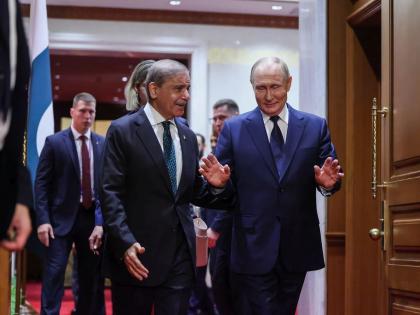 Russia Ignoring India's request, it decided to provide fighter jet engines to Pakistan; Know the whole story | रशियाने मोठा धोका दिला? भारताच्या विनंतीकडे दुर्लक्ष करत पाकिस्तानला फायटर जेटचं इंजिन देण्याचा निर्णय घेतला; जाणून घ्या संपूर्ण प्रकरण