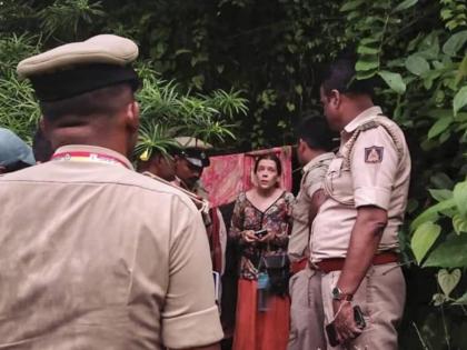 Russian Woman mystery of the Russian woman found in a cave has been solved She was in love with a businessman, the father of her children has been found | Russian Woman : गुहेत सापडलेल्या रशियन महिलेचे गुढ उकलले; एका व्यावसायिकाच्या होती प्रेमात, मुलांचे वडील सापडले Russian Woman mystery of the Russian woman found in a cave has been solved She was in love with a businessman, the father of her children has been found | Russian Woman : गुहेत सापडलेल्या रशियन महिलेचे गुढ उकलले; एका व्यावसायिकाच्या होती प्रेमात, मुलांचे वडील सापडले