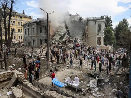 Russian missiles kill 20 in Ukraine, gut Kyiv children's hospital | Russia Ukraine War : रशियाचा युक्रेनवर सर्वात मोठा हल्ला, मुलांच्या रुग्णालयासह ५ मोठ्या शहरांना लक्ष्य, २० लोकांचा मृत्यू