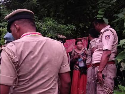 Russian woman found with 2 daughters in a deep cave in a remote forest, worshipping Vitthal idol, shocking information revealed during investigation | दुर्गम जंगलातील खोल गुहेमध्ये २ मुलींसह सापडली रशियन महिला, विठ्ठल मूर्तीची करायची पूजा, तपासामधून धक्कादायक माहिती उघड Russian woman found with 2 daughters in a deep cave in a remote forest, worshipping Vitthal idol, shocking information revealed during investigation | दुर्गम जंगलातील खोल गुहेमध्ये २ मुलींसह सापडली रशियन महिला, विठ्ठल मूर्तीची करायची पूजा, तपासामधून धक्कादायक माहिती उघड