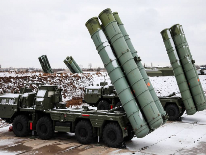 Russian made S-400 missile arrived in India, capable of repelling any type of attack | रशियाच्या S-400 क्षेपणास्त्राची पहिली खेप भारतात दाखल, कुठल्याही प्रकारचे हल्ले थांबवण्याची क्षमता