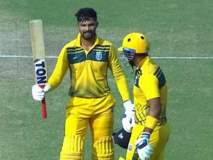 Maharashtra captain Ruturaj Gaikwad brings up his 3rd consecutive century in Vijay Hazare Trophy, today against Kerala  | Ruturaj Gaikwad : ऋतुराज गायकवाडची गाडी सुसाट... सलग तिसऱ्या सामन्यात झळकावलं शतक 