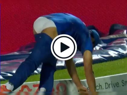 The Hundred : ‘I’m glad you’ve got pants on’ – Ravi Bopara almost loses his trousers in boundary dive, Watch Video  | Video : क्षेत्ररक्षण करताना इंग्लंडच्या खेळाडूवर ओढावला लज्जास्पद क्षण; मायकेल वॉन म्हणतो, आनंद झाला की...!