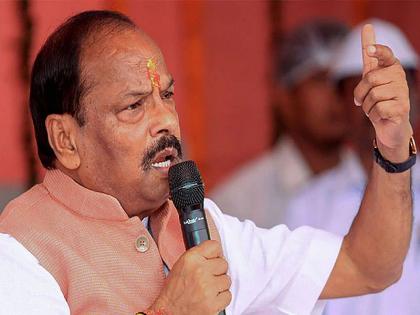 Crime Against Caretaker Chief Minister Raghubar Das | काळजीवाहू मुख्यमंत्री रघुबर दास यांच्यावर गुन्हा