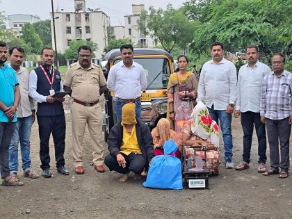 Ganja worth five lakhs seized along with vehicle; three arrested | वाहनासह पाच लाखांचा गांजा जप्त; तिघांना अटक Ganja worth five lakhs seized along with vehicle; three arrested | वाहनासह पाच लाखांचा गांजा जप्त; तिघांना अटक