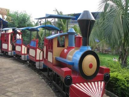 Monther And His Son injured in municipal toy train accident; Incident at Miraroad | महापालिकेच्या टॉय ट्रेनच्या अपघातात मायलेक जखमी; मीरारोडमधील घटना