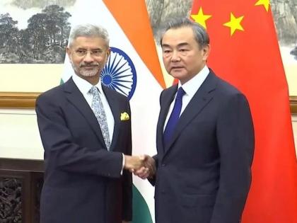 s jaishankar meets vice president of china wang qishan in china | आपसातले मतभेद वादाचं कारण नको, चिनी परराष्ट्र मंत्र्यांची जयशंकर यांनी घेतली भेट