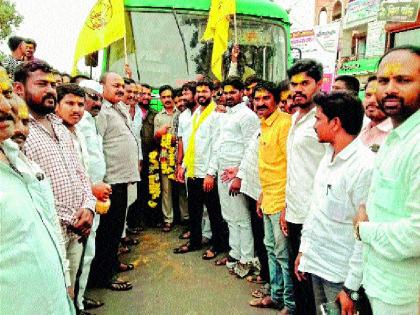 Dhangar Samaj Movement: Gandhigiri in Indapur | धनगर समाज आंदोलन : इंदापूरला गांधीगिरी; बारामतीत ठिय्या!