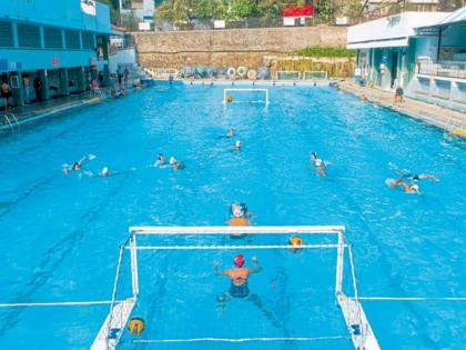 Membership of municipal swimming pools now online in Mumbai | पोहणा-यांची संख्या घरबसल्या कळणार; पोहायला जायची वेळ ठरविणे सुलभ होणार 