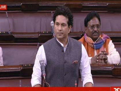 Sachin Tendulkar's didnt get chance to speak in Rajya Sabha | मैदानावर गोलंदाजांची दाणादाण उडवणा-या या सचिन तेंडुलकरची राज्यसभेत दमछाक