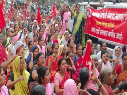 Anganwadi workers strike begins; But, the notice of action | अंगणवाडी कर्मचाऱ्यांचा संप सुरू; पण, कारवाईच्या नोटीसा; संघटना आंदोलन अन् मागण्यांवर ठाम 