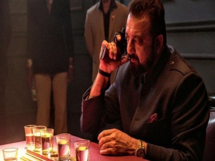Sanjay Dutt's Gangster Style, 'First Look of Saheb Bibi and Gangster-3' | संजय दत्तचा गँगस्टर अंदाज, 'साहेब बीबी और गँगस्टर-3'चा फर्स्ट लूक प्रदर्शित