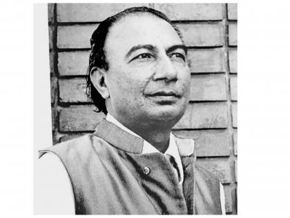 remembrance of sahir ludhianvi rebel son of rich father | साहिर! श्रीमंत बापाचा बंडखोर मुलगा!