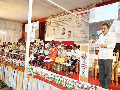 Shame on the vulgar language of political readers; Regret through resolution in 43th Marathwada Sahitya Sammelan | राजकीय वाचाळवीरांच्या विखारी भाषेची लाज वाटते; मराठवाडा साहित्य संमेलनात ठरावाद्वारे खंत