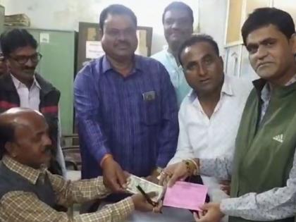 bjp supporter fulfilled election condition of rs 1 lakh in chhindwara donated winning amount to gaushala | भाजपा आणि काँग्रेस समर्थकामध्ये लागलेली 1 लाखाची पैज; पैसे जिंकल्यानंतर केलं असं काही...