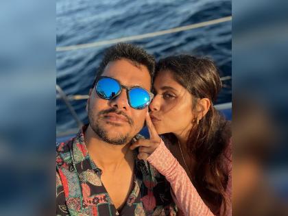 sai tamhankar boyfriend anish joag birthday actress shared romantic post on social media | 'तू माझ्या आयुष्यात आहेस'; रोमॅण्टिक होत सईने दिल्या अनिशला वाढदिवसाच्या शुभेच्छा