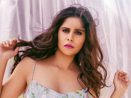 Sai Tamhankar shared cryptic post saying she is single by choice she had breakup | सई ताम्हणकरचं ब्रेकअप? 'त्या' पोस्टमुळे रंगल्या चर्चा; म्हणाली, "सिंगल असणं ही माझी चॉईस.."