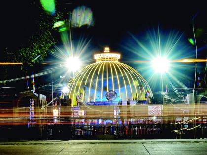 62nd Dhammachakra Pravartan Din ceremony: Dikshabhoomi decorated by Panchashil flag | ६२ वा धम्मचक्र प्रवर्तन दिन सोहळा : पंचशील ध्वजांनी सजली दीक्षाभूमी